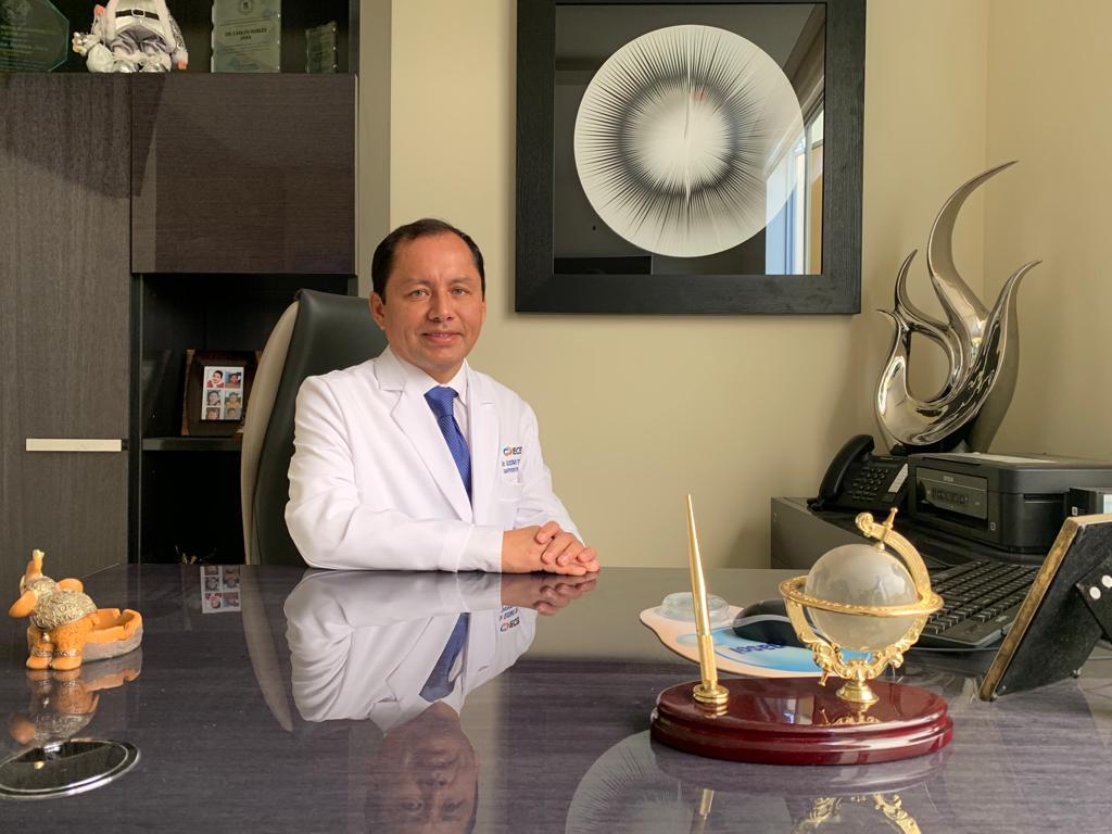 Dr. Gustavo Toala - Gastroenterólogo especialista